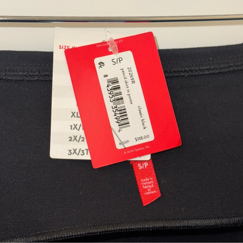 NWT SPANX The Perfect Black Pencil Skirt size small - Picture 13 of 14